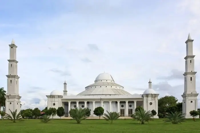 8 Iconic and Popular Tourist Attractions in Bengkulu