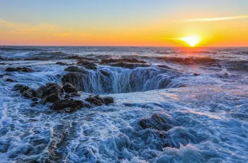 Thor's Well America, a Unique Natural Phenomenon Wrapped in Myth